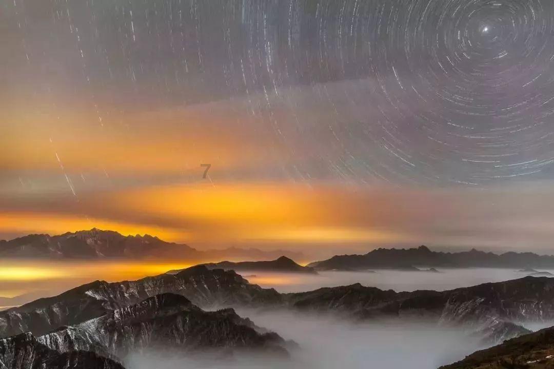 逃出昏暗的房子